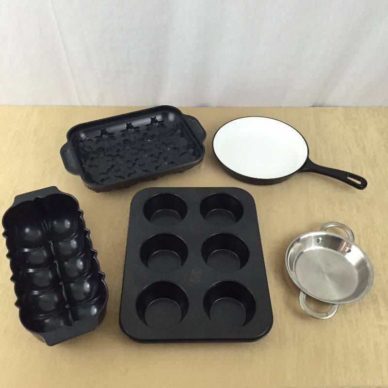 lot 33 image: High Quality Bakeware  Cookware Lot - Heavy Cast Nonstick Aluminum & Stainless - Appear Never Used