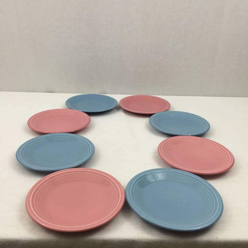 lot 29 image: Vintage 8 Homer Laughlin Fiesta Fiestaware 7 14 Salad Plates 4 Periwinkle Blue 4 Rose Nice Used Condition - No Chips