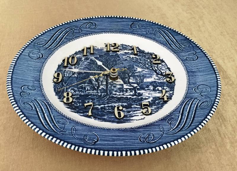 lot 11 image: Lovely French Country Chic Currier & Ives Clock Royal China Blue  The Old Grist Mill Plate Battery Operated Works