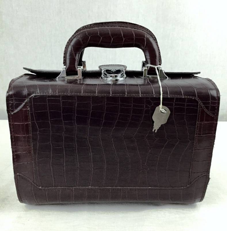 lot 54 image: Vintage MARSHALL FIELDS Brown Leather CROC Faux JEWELRY MAKEUP CASE TRAVEL BAG LUGGAGE - Amazing Condition