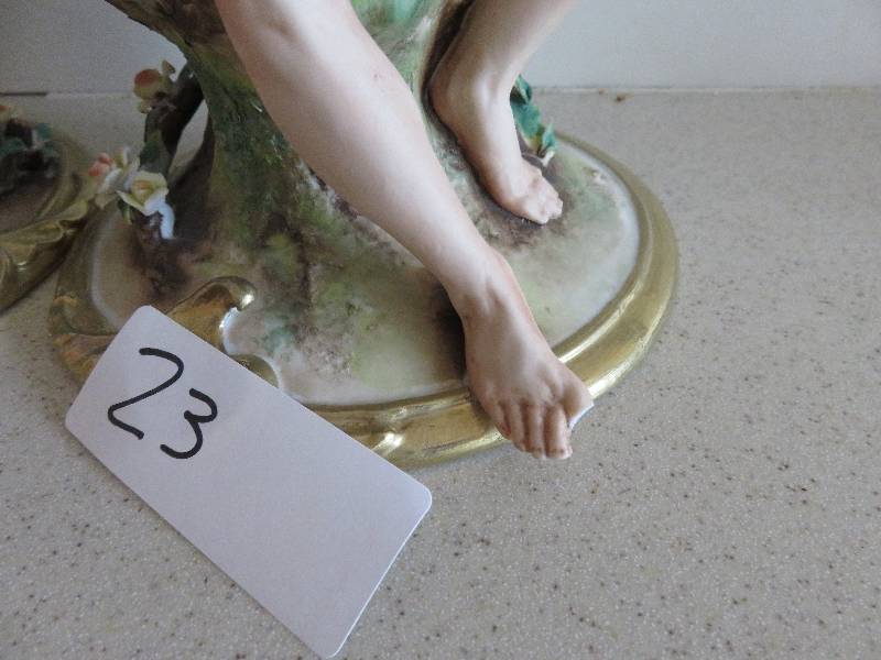 Set of figurines