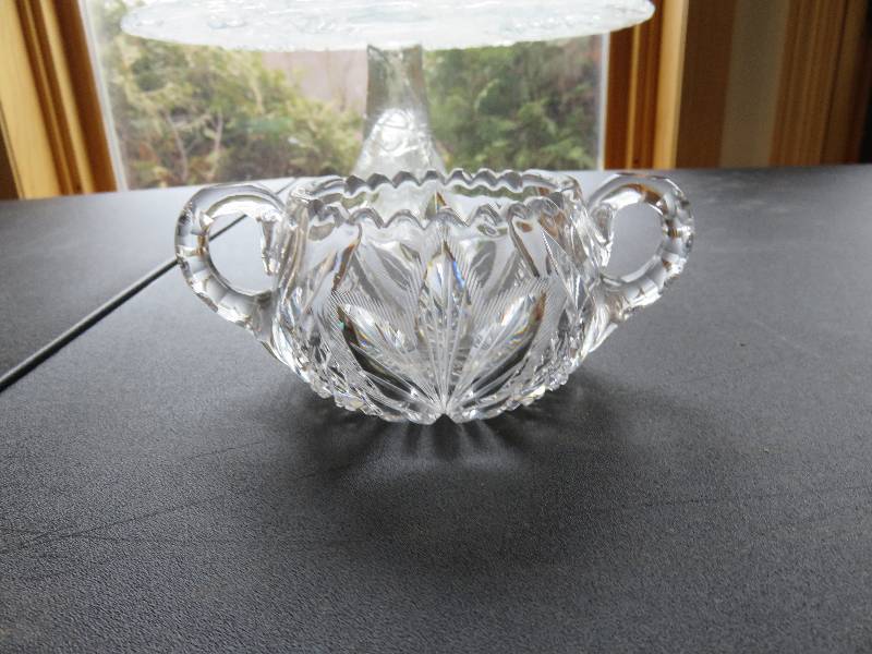 Cake serving plate and small sugar bowl