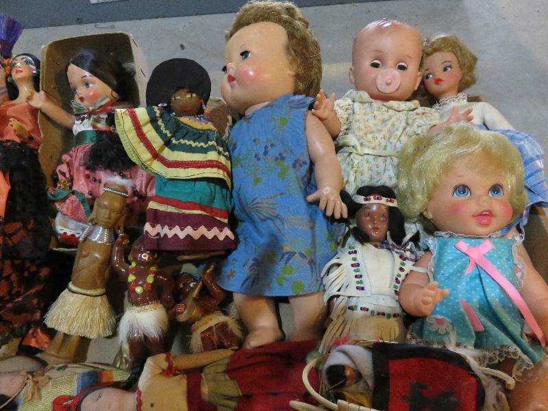 Large lot of Dolls