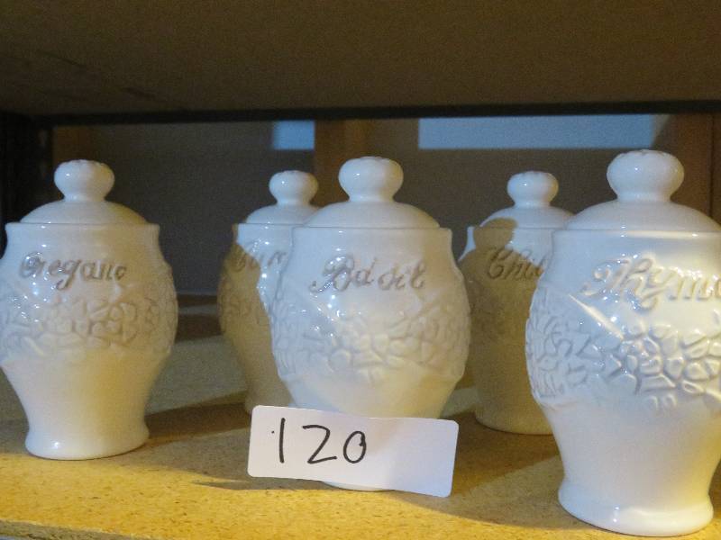 5 spice containers