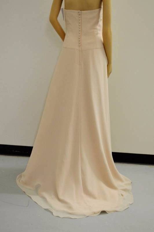 lot 34 image: Ivory Wedding Dress