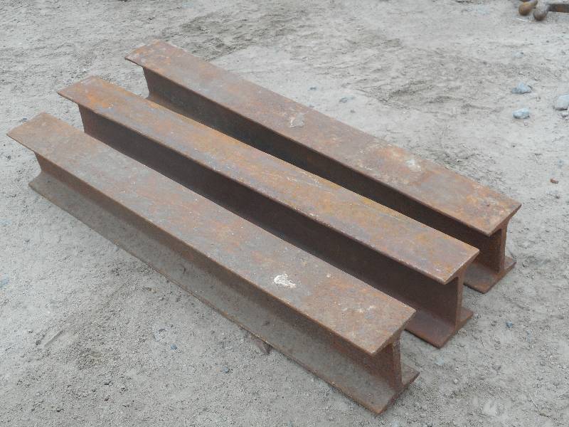 lot 7 image: (3) Steel I-Beams