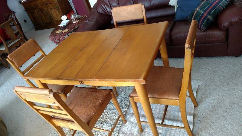 Vintage Maple  table and 4 chairs.