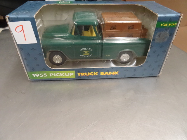 lot 9 image: Ertl 1955 Truck Bank 125 Scale