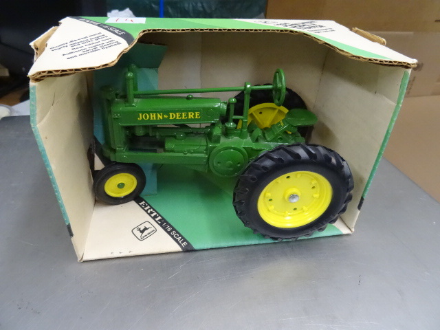 lot 14 image: 1934 John Deere Model A Tractor