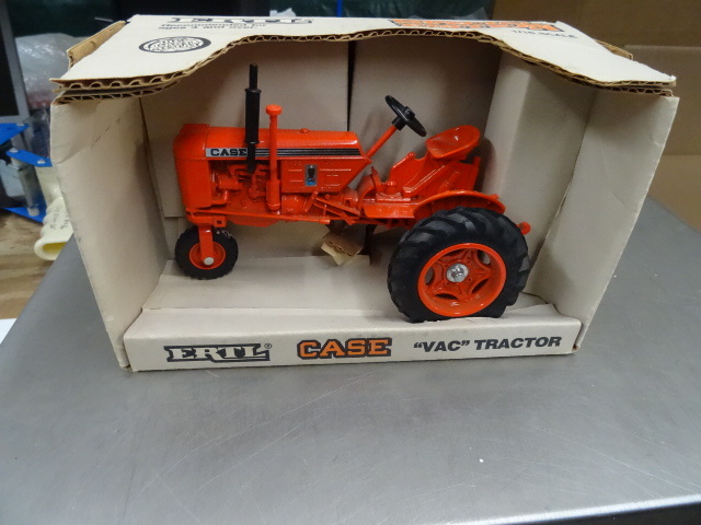 lot 19 image: Case VAC Tractor 1988 Special Edition