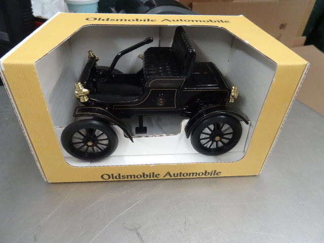 lot 30 image: Scale Model Oldsmobile Automobile