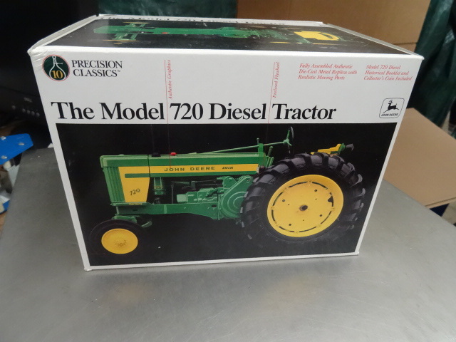 lot 60 image: John Deere Model 720 Diesel Tractor