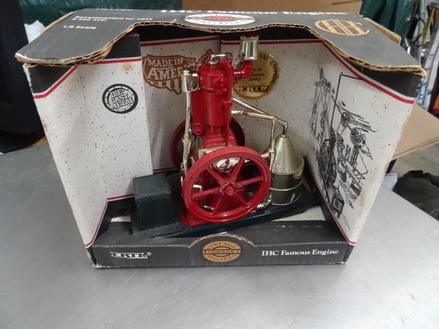 lot 65 image: IHC Famous Engine 18 Scale