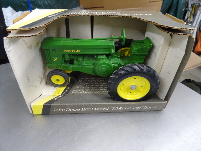 lot 66 image: John Deere 1953 Model 70 Row