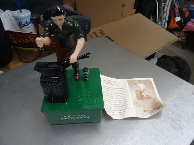 lot 91 image: John Deere Anvil Bank