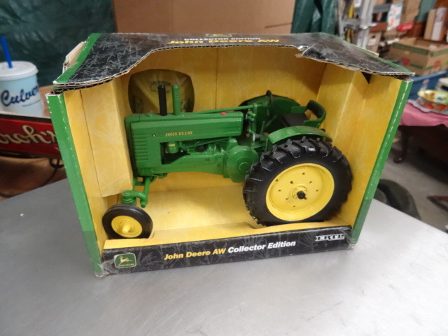 lot 119 image: John Deere AW Collector Edition