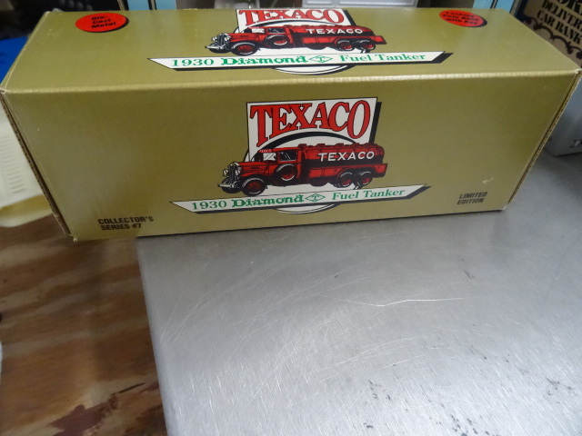 lot 190 image: Texaco 1930 Diamond T Fuel Tanker