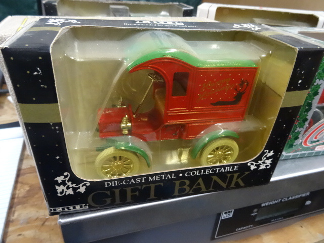 lot 197 image: 1990 Collectible Gift Bank
