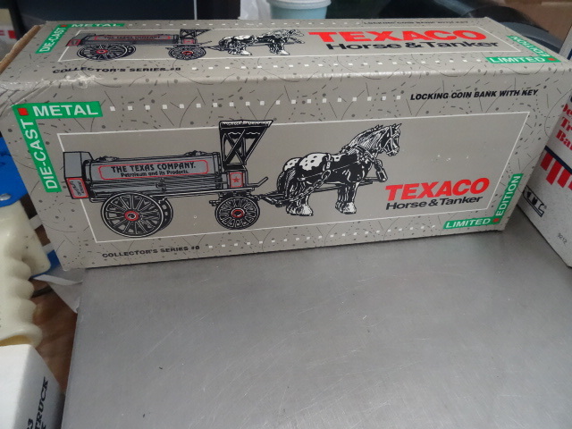 lot 210 image: Texaco Horse and Tanker Bank