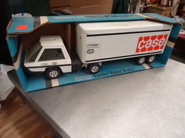 lot 222 image: Vintage Case Semi by Ertl