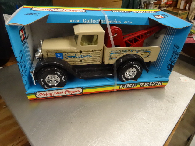 lot 230 image: Nylint Steel Classics Fire Truck