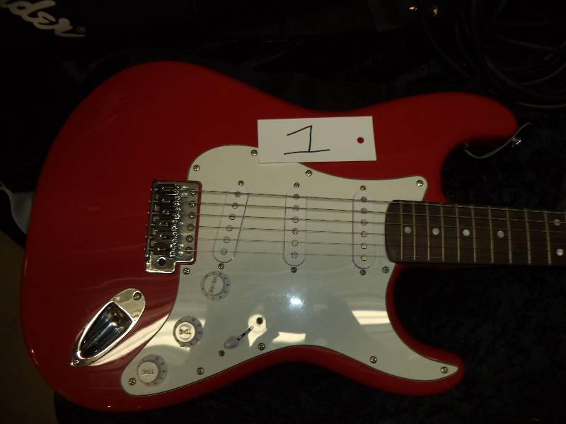 Fender Starcaster Electric Guitar wCase & Fender Amp