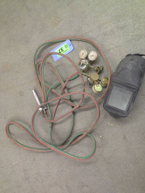 Hose and gauges, with mask