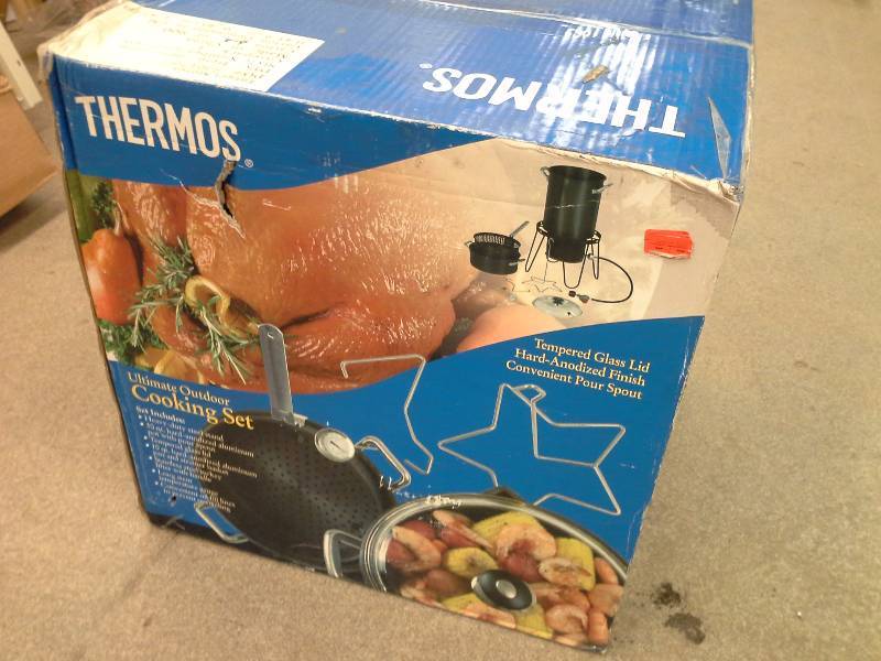 Thermos ultimate outdoor cooking set