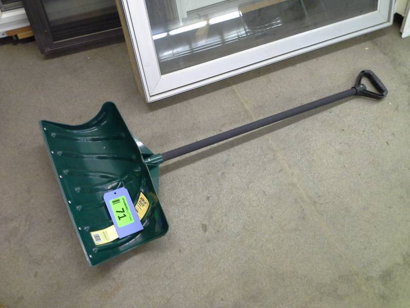 Steel core shovel