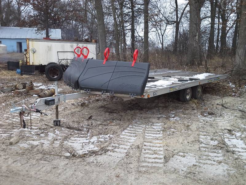 lot 4 image: 1997 Sled Trailer