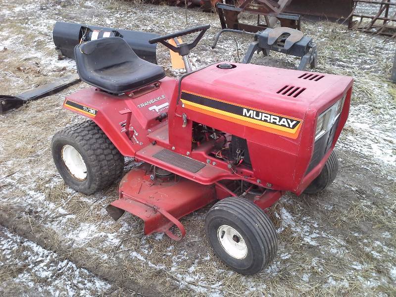 lot 15 image: Murray 1136 Riding Lawnmower