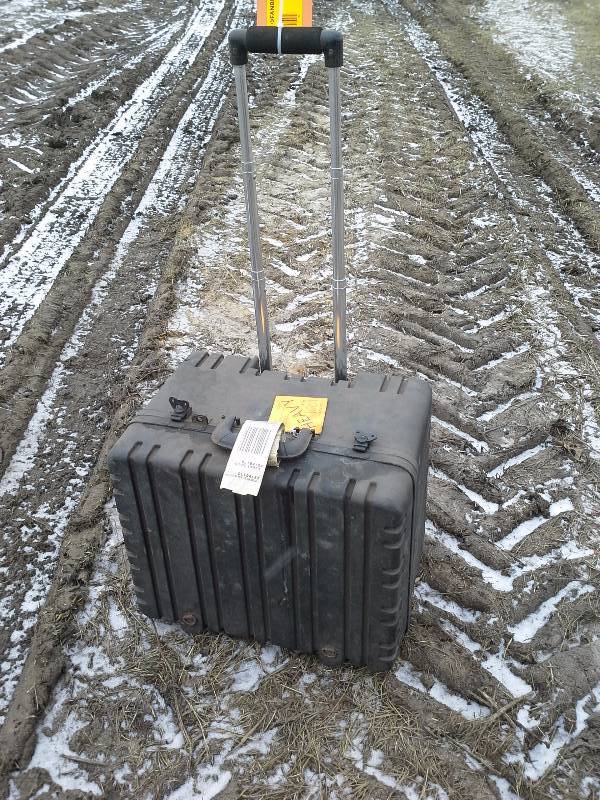 lot 16 image: Hardside Rolling Case