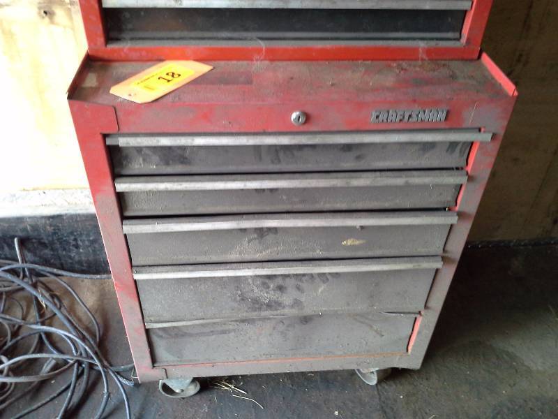 lot 18 image: Craftsman Toolbox