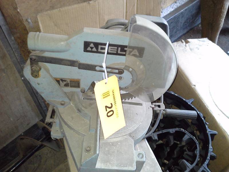 lot 20 image: Delta 10 Power Miter Saw