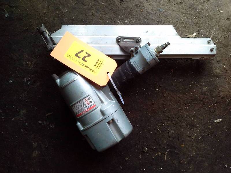 lot 27 image: Hitachi Strip Nailer