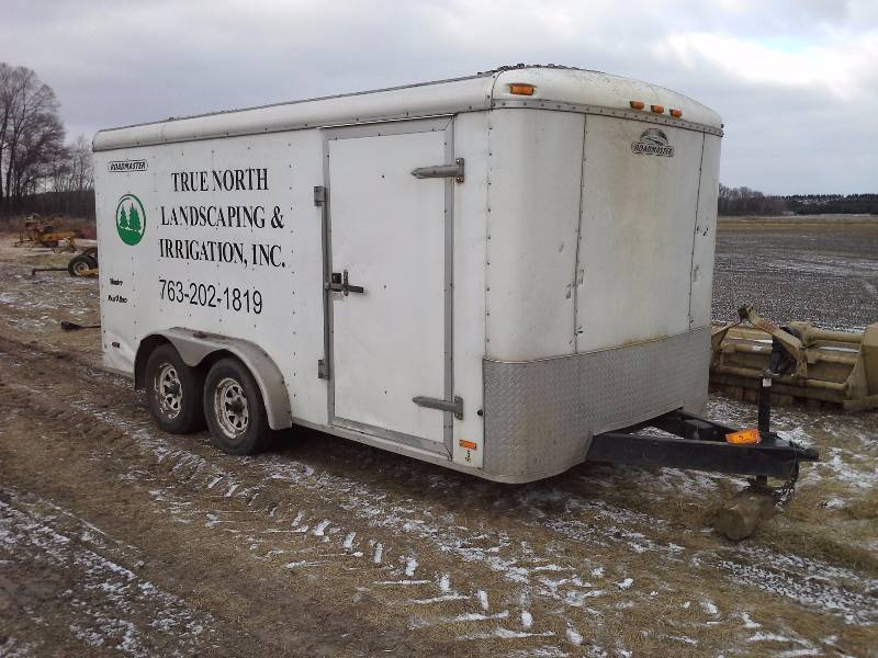 lot 5 image: 2005 Enclosed Road Trailer