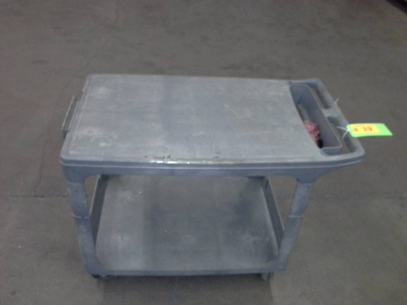 Rubbermaid utility cart