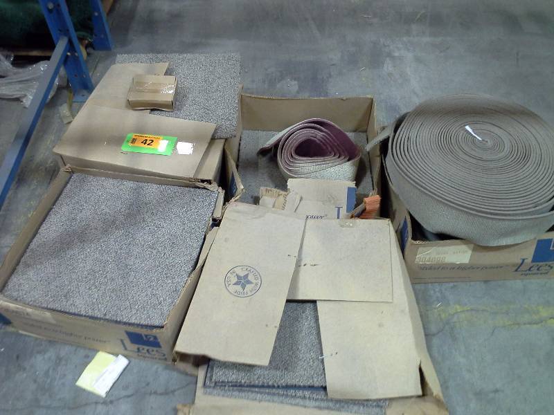 Miscellaneous lot of flooring, base carpet