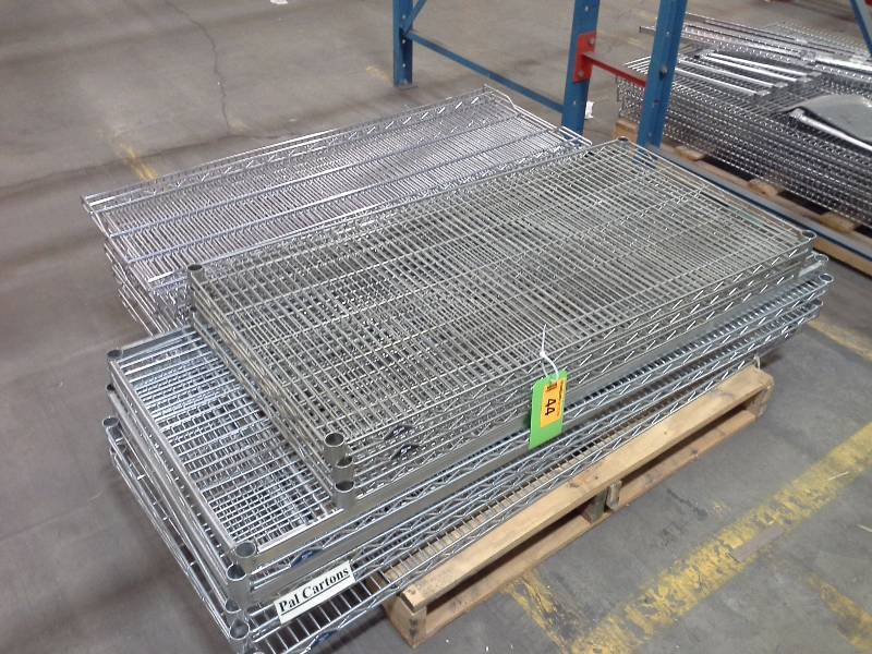 Miscellaneous lot of wire shelving, various sizes.