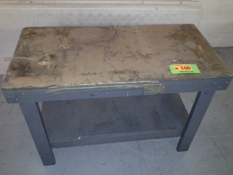 Homemade wooden benchtable