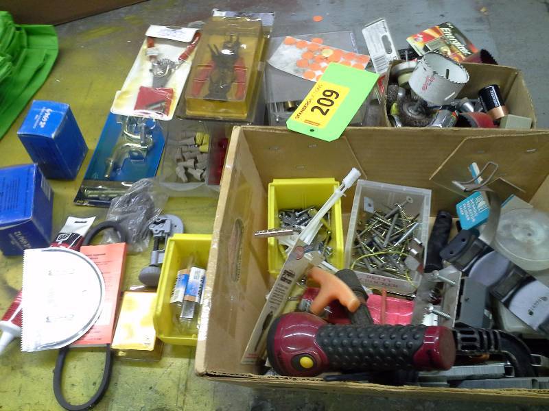 Miscellaneous lot of tools and hardware