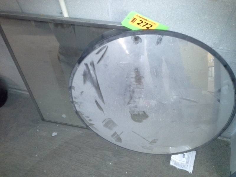 Pair of mirrors
