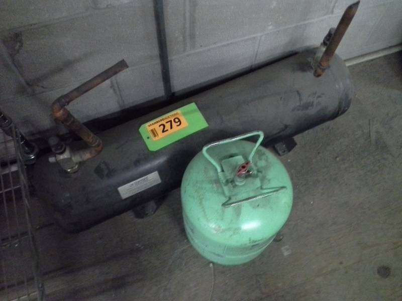 Pair of pressurized tanks