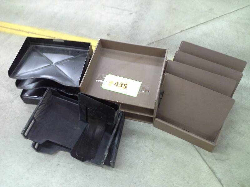 Desktop organizers