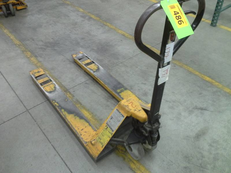 Hydraulic pallet truck, capacity 5500 pounds