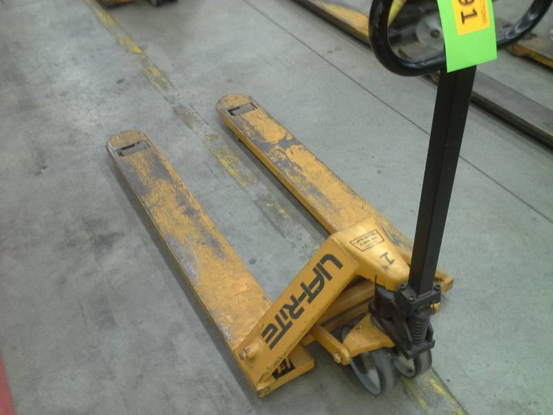 Hydraulic pallet truck, capacity 5500 pounds