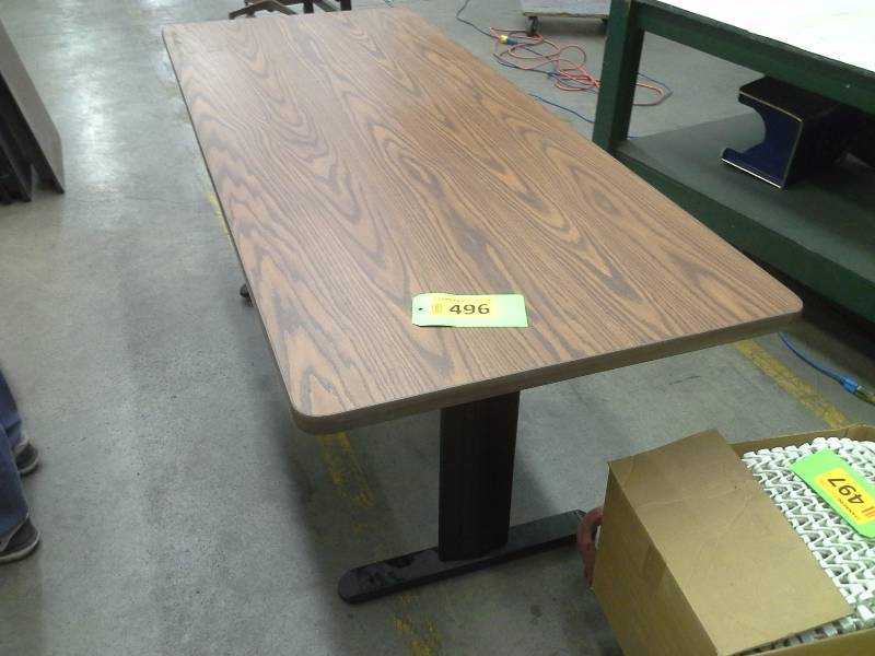 Standard woodgrain table