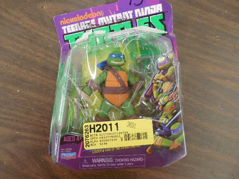 lot 15 image: Teenage Mutant Ninja Turtles Leonardo