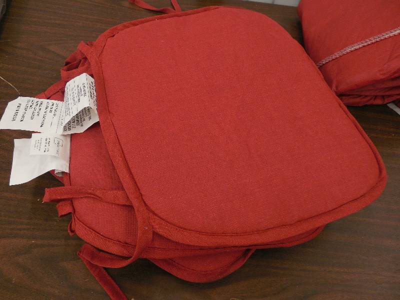 lot 41 image: (4) Chair Cushions & Matching Table Cloth