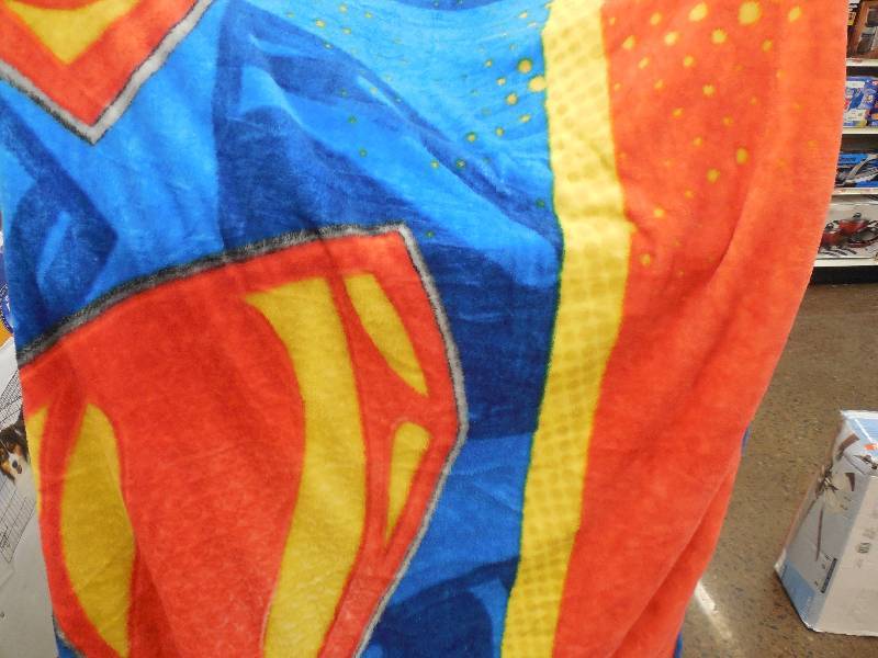lot 44 image: Superman Blanket
